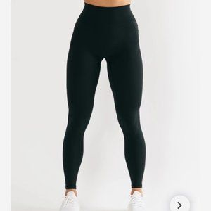 Alphalete Surface Pocket Legging